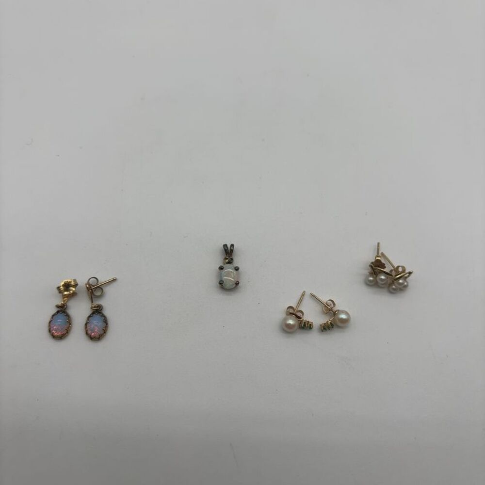 unknown brand Trio of Earrings + Pendant